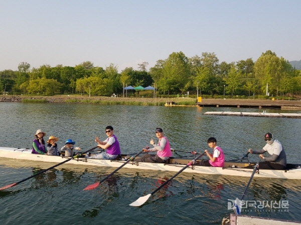 (주)로잉프로 윤종성 대표의 “조정 레포츠 체험” 강의 미사리 조정경기장에서 성료