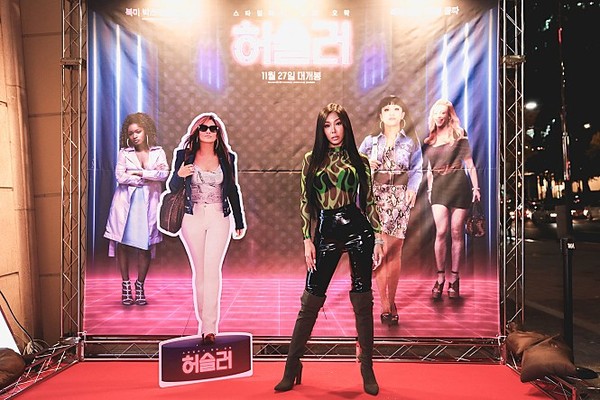 영화 ‘허슬러’ “세상을 향한 그녀들의 하이킥! 제니퍼 로페즈, 콘스탄스 우, 릴리 라인하트 주연”