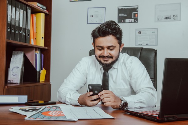 “사장이 없어도 잘 돌아가는 회사의 비밀은?” 조현우의 『사장님! 회사에서 이러시면 안 됩니다』