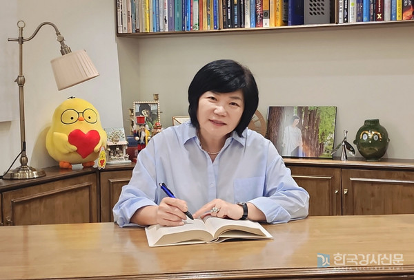 [한국강사신문 대표가 만난 강사] 아트스피치의 거장 ‘MKYU’ 김미경 대표를 만나다