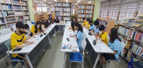 학교로 찾아가는 '하브루타 독서학교' 운영 모습 [사진출처=광주시교육청]