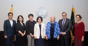 이화여자대학교, 미국 조지워싱턴대와 AI·창업·의학 분야 협력 확대 논... - 뉴스 썸네일 이미지