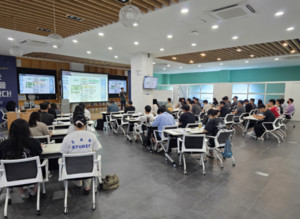 전북대학교, 전북 첫 국방사업관리사 재직자 전문과정 마무리...방산 전... - 뉴스 썸네일 이미지